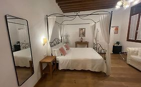 Residenza Corte Antica B&B